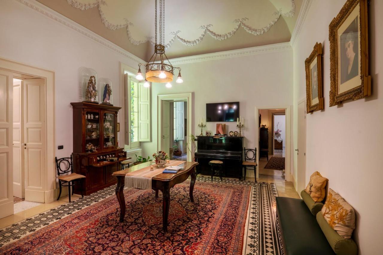 레체 Palazzo Rollo B&B 외부 사진